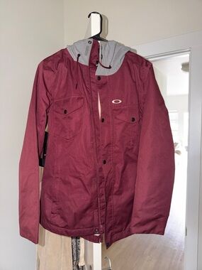 Oakley バーガンディ ジャケット Oakley | Jackets & Coats | Oakley Burgundy Metallic Iridescent